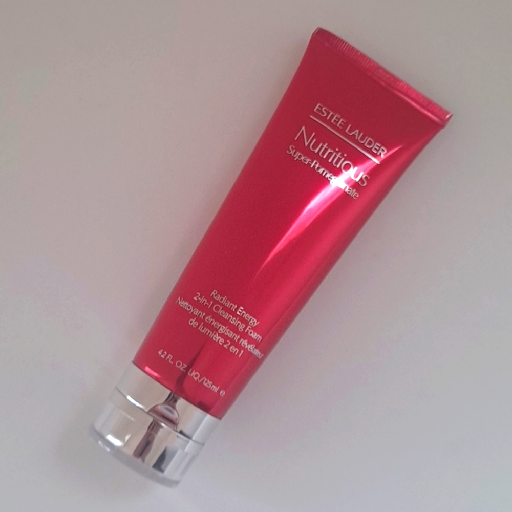 Estee Lauder Nutritious Super-Pomegranate Radiant Energy 2-in-1 Cleansing Foam